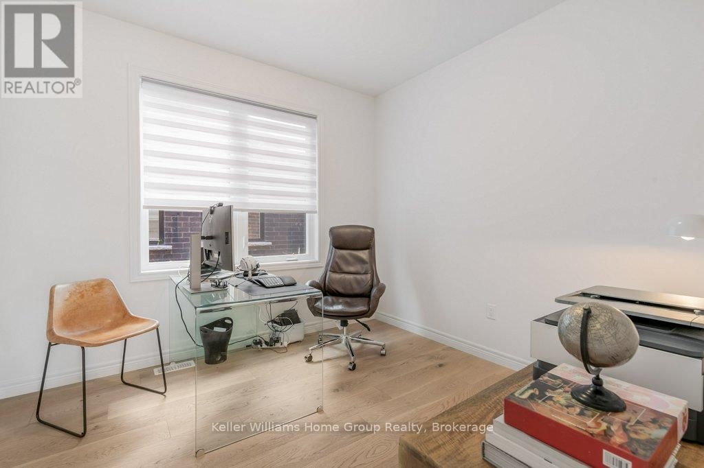 48 MACALISTER BOULEVARD Image 17