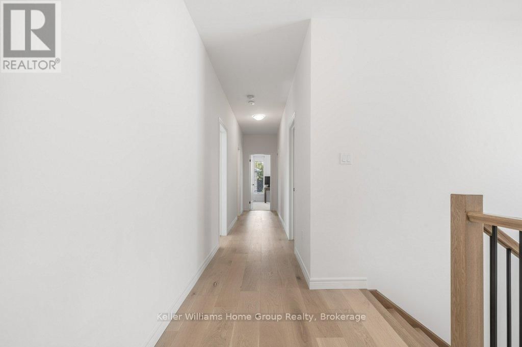 48 MACALISTER BOULEVARD Image 24