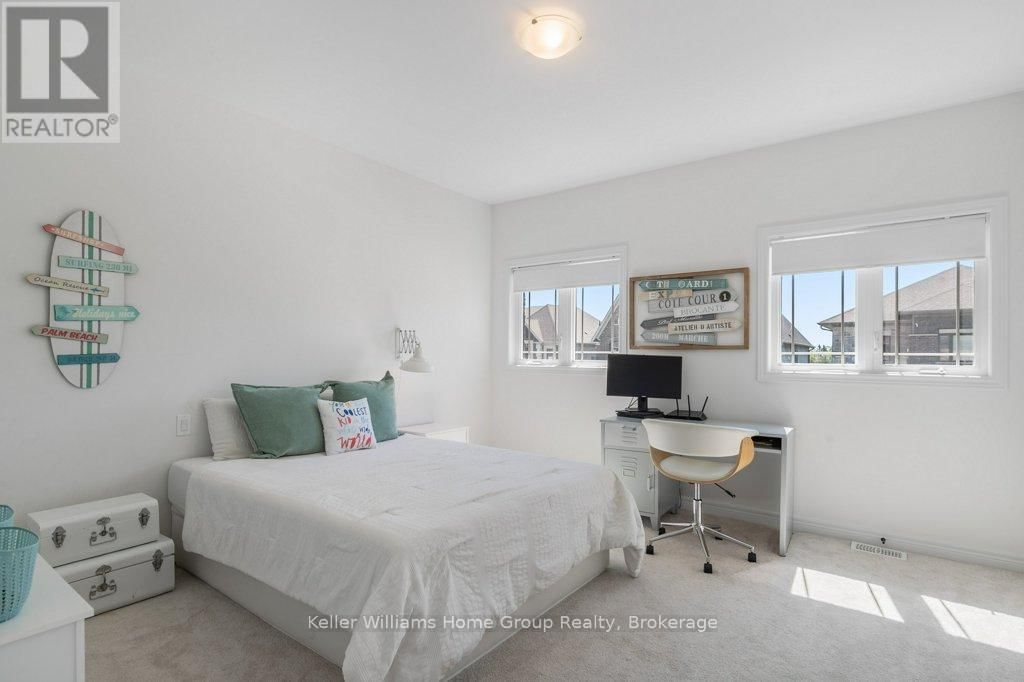 48 MACALISTER BOULEVARD Image 26