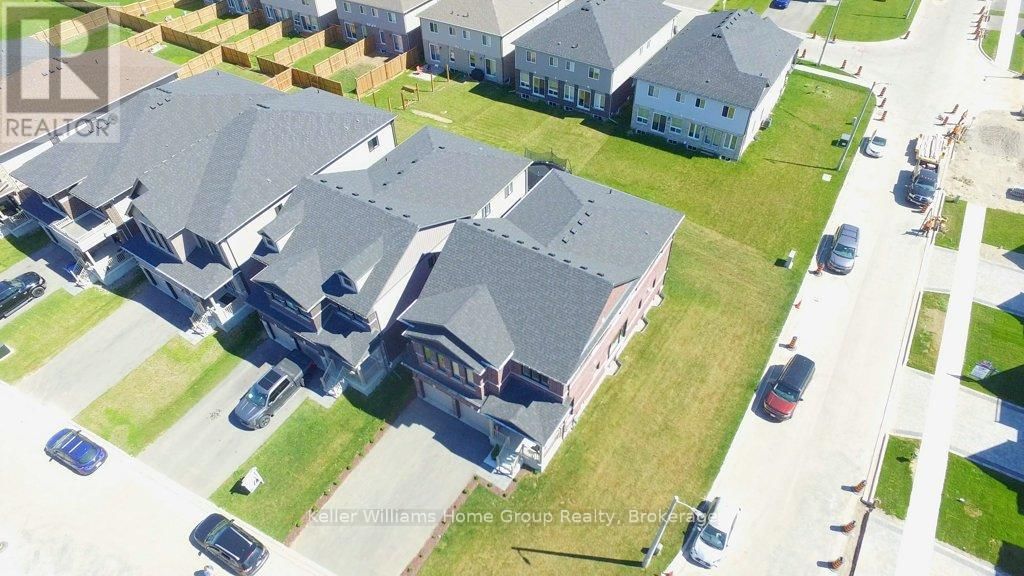 48 MACALISTER BOULEVARD Image 37