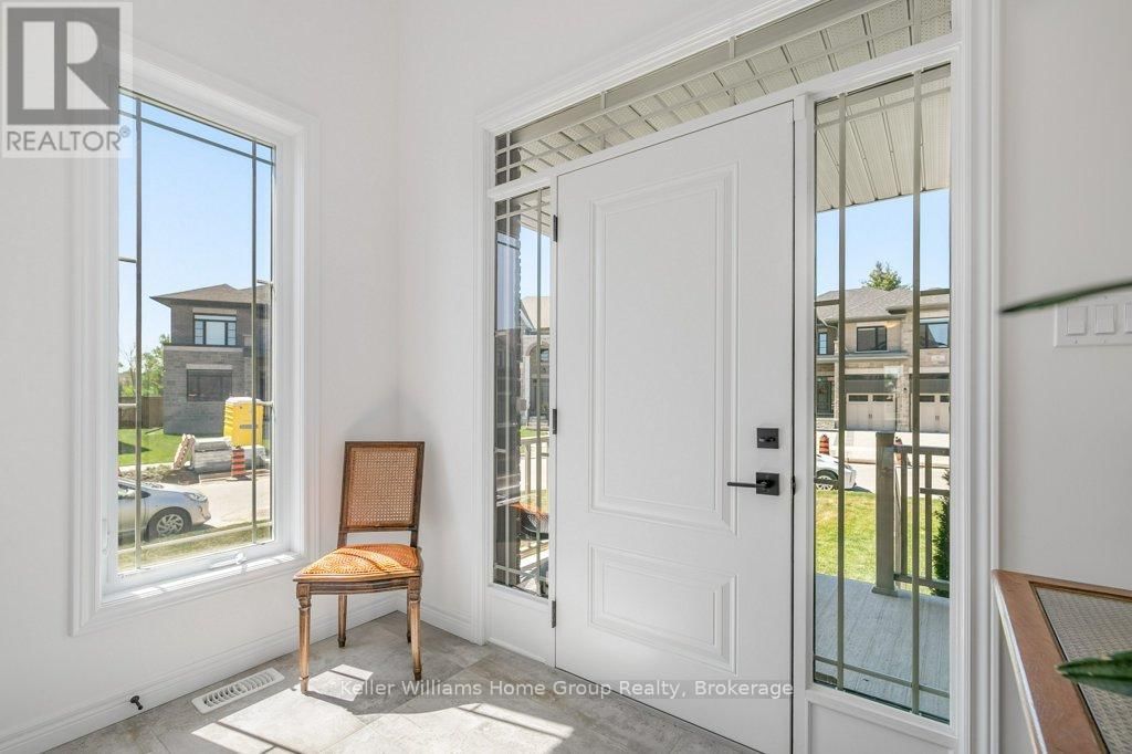 48 MACALISTER BOULEVARD Image 6