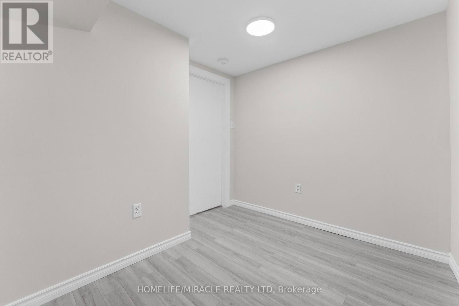 119 NICKOLAS CRESCENT Image 26