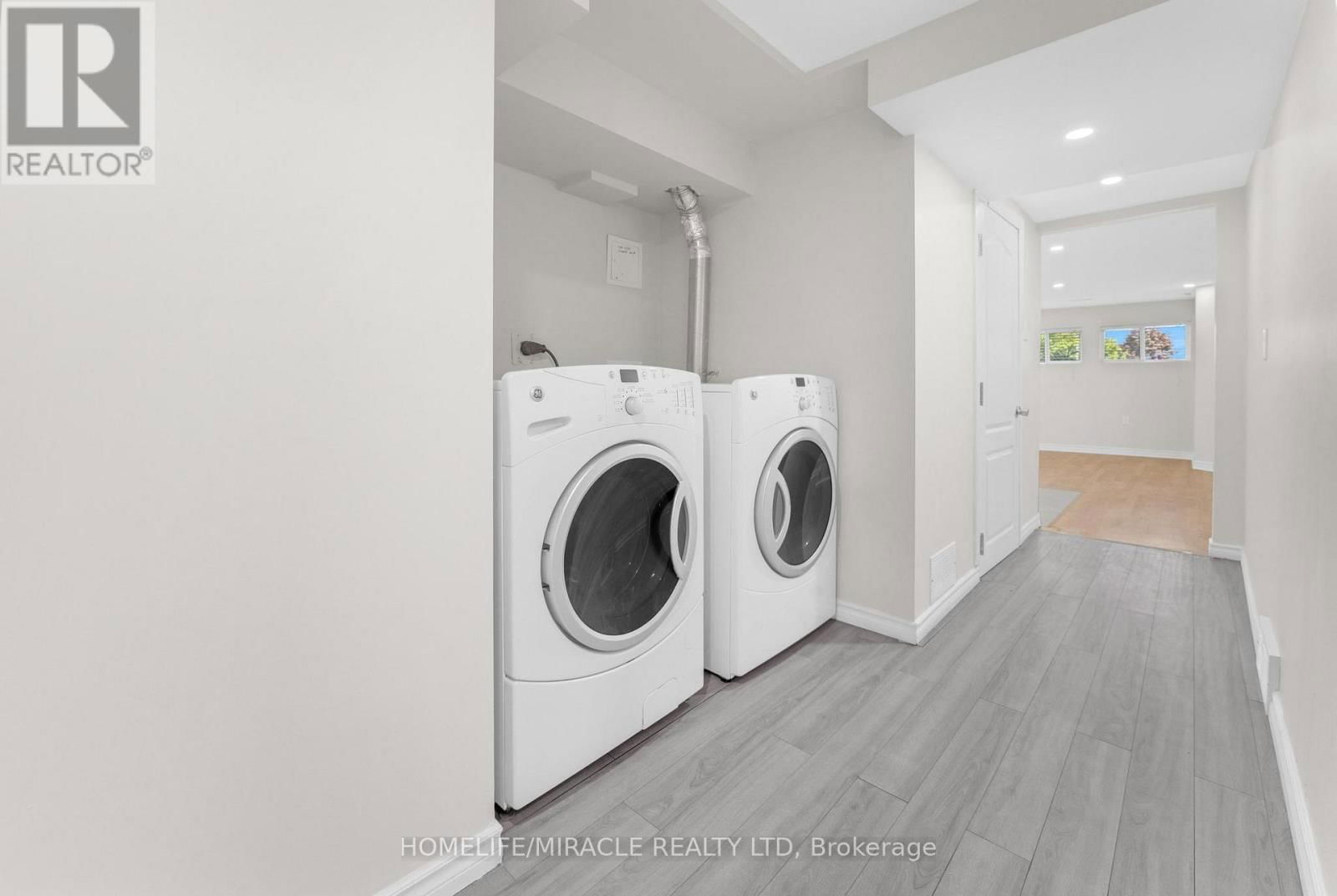 119 NICKOLAS CRESCENT Image 32