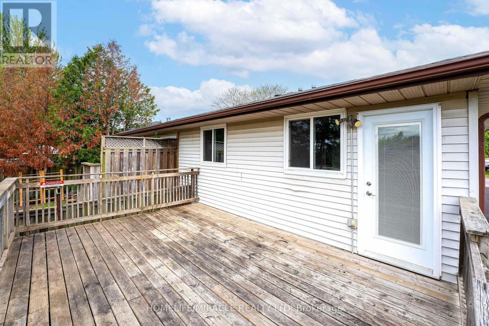 119 NICKOLAS CRESCENT Image 35