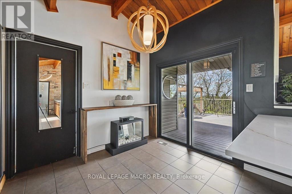 33 LESLIE DRIVE Image 18