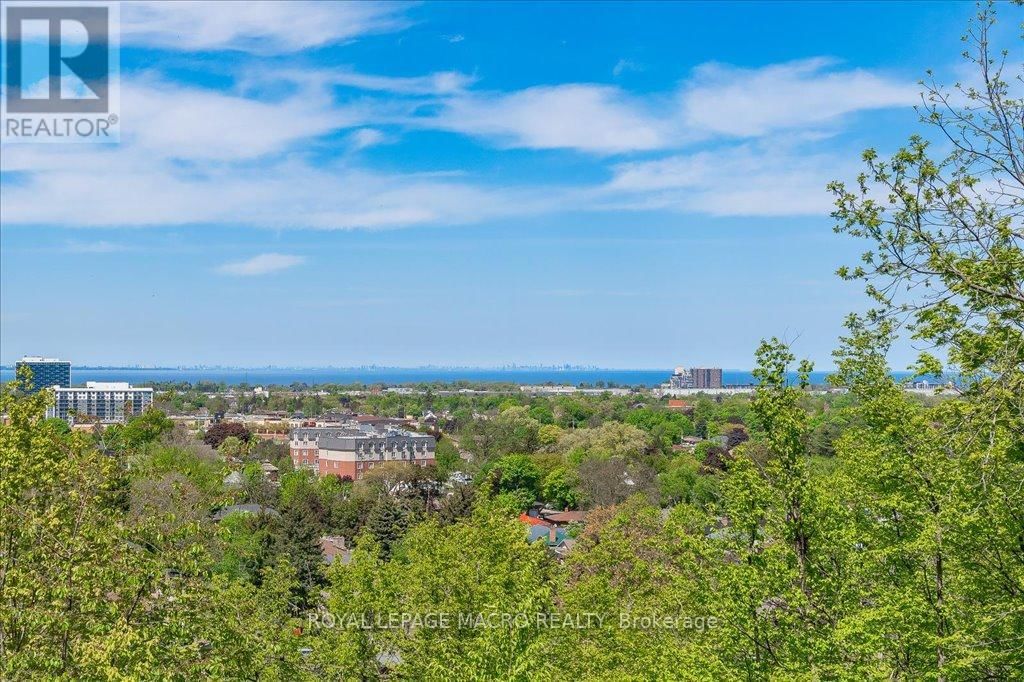 33 LESLIE DRIVE Image 38