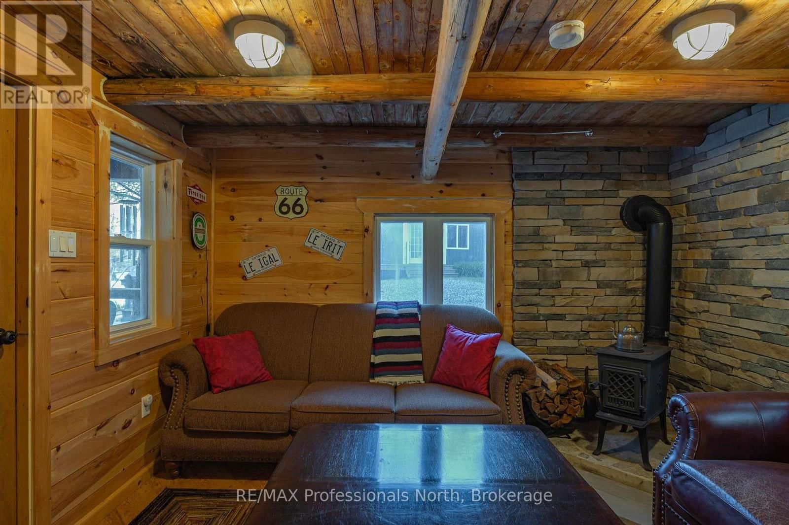 1484 BAT LAKE ROAD Image 32