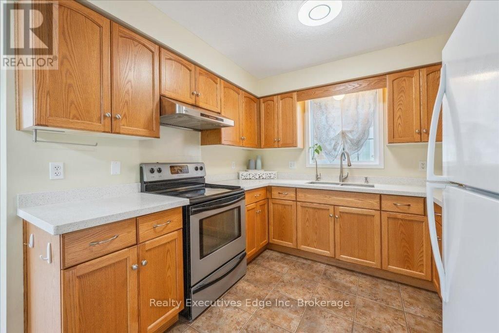 5 - 210 DAWN AVENUE Image 10