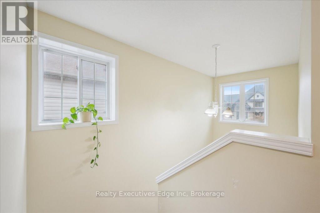 5 - 210 DAWN AVENUE Image 21