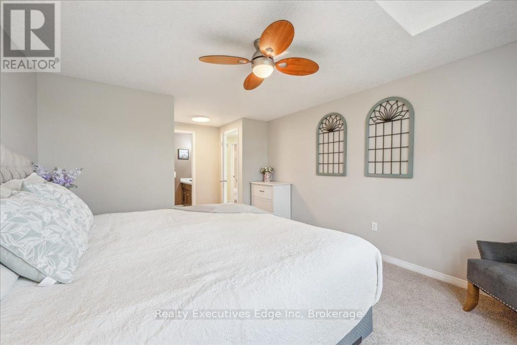 5 - 210 DAWN AVENUE Image 23