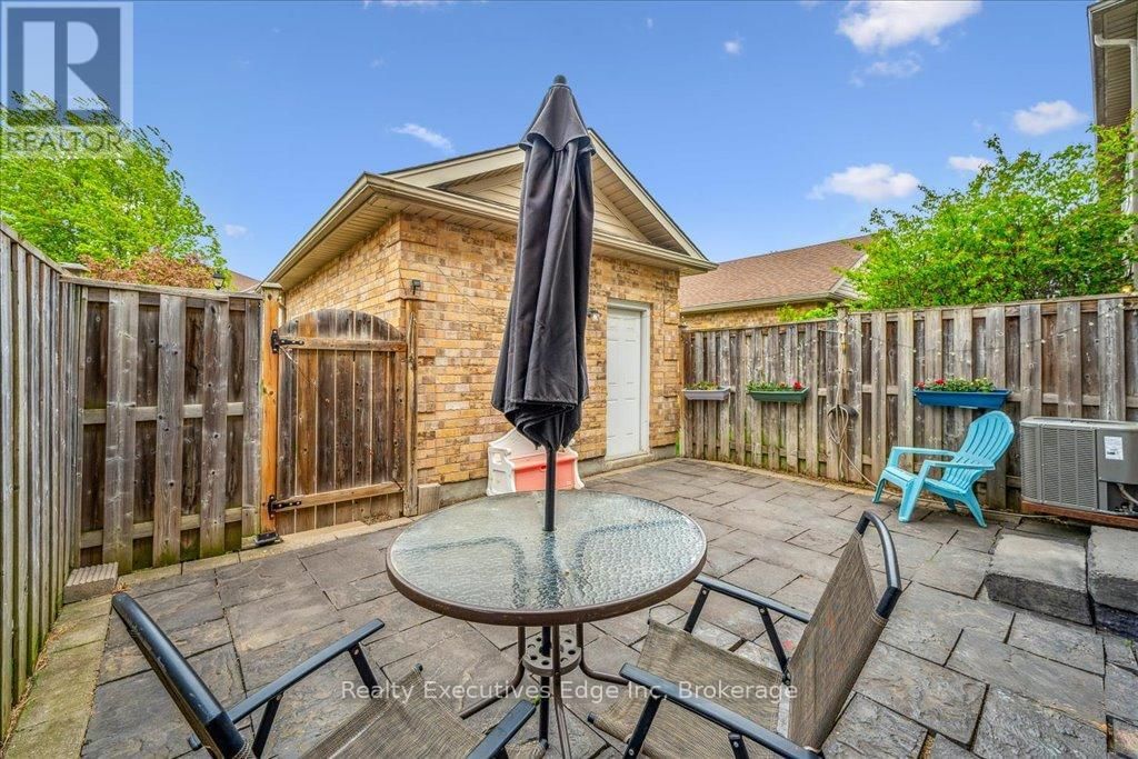 5 - 210 DAWN AVENUE Image 38