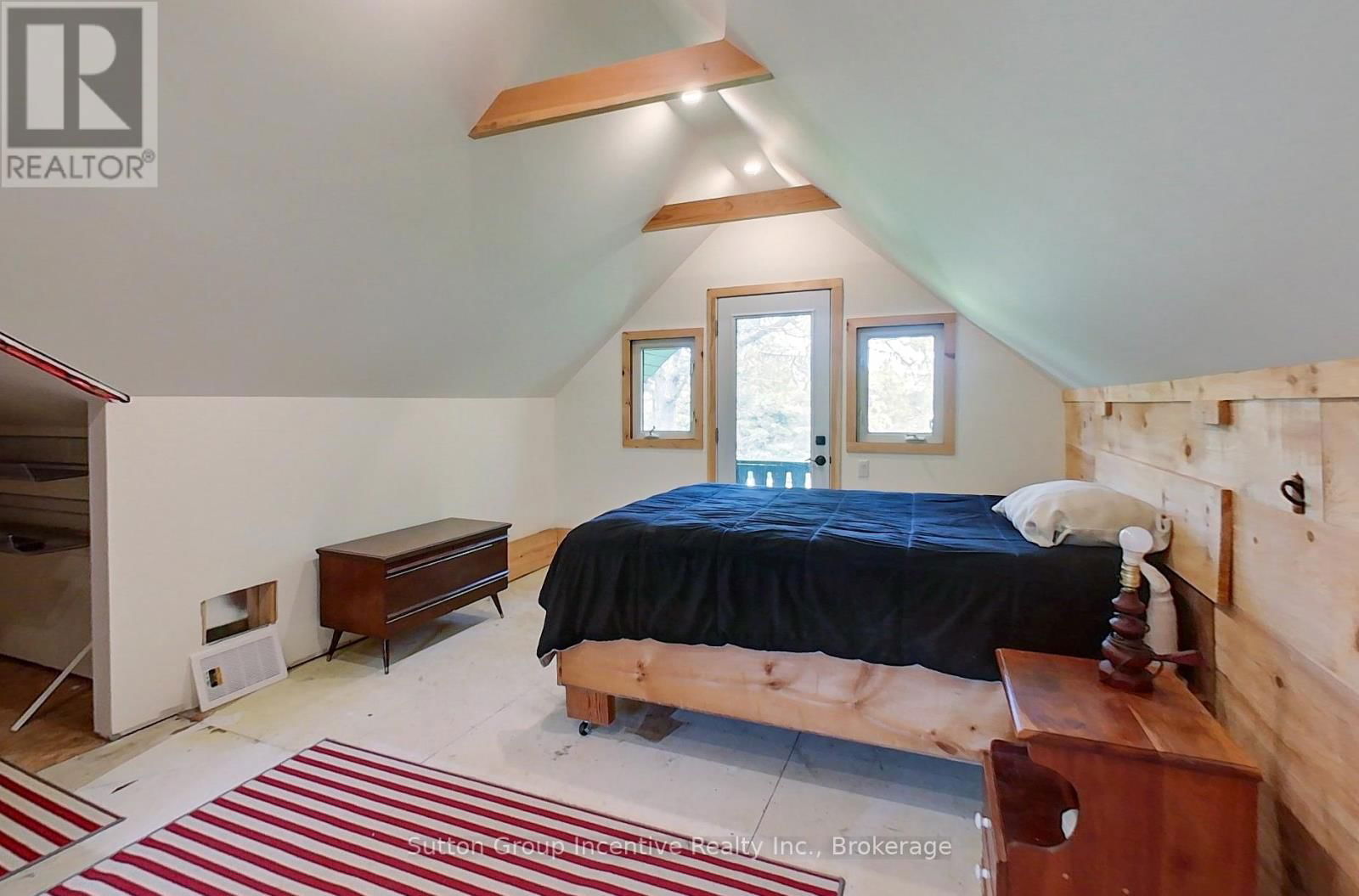 114 TYROL AVENUE Image 21