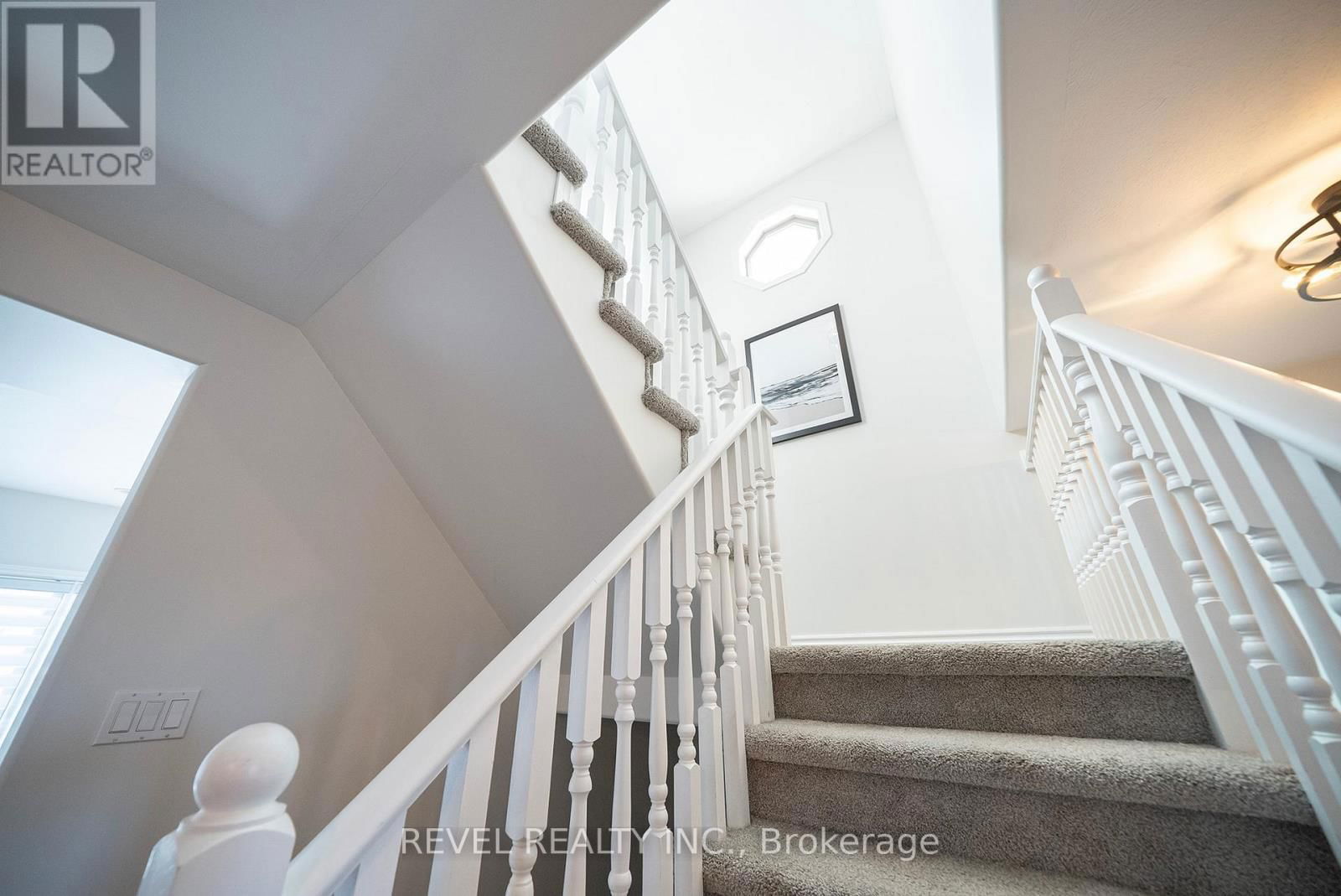 38 DAVIS STREET Image 18