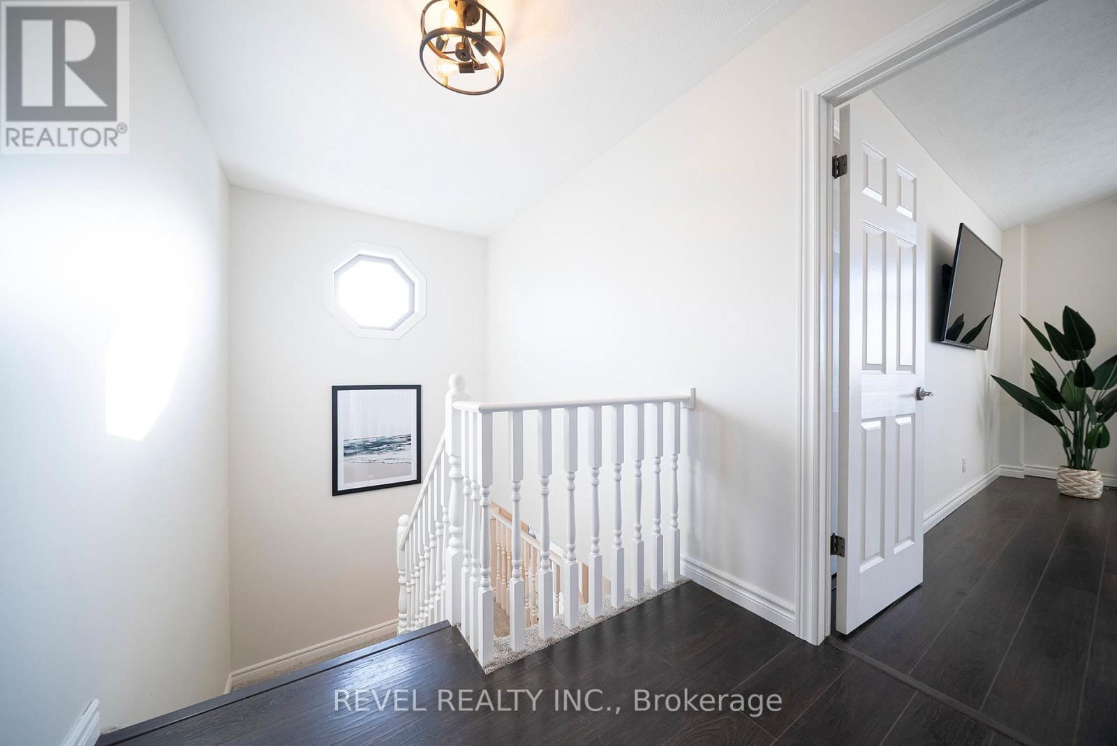 38 DAVIS STREET Image 20