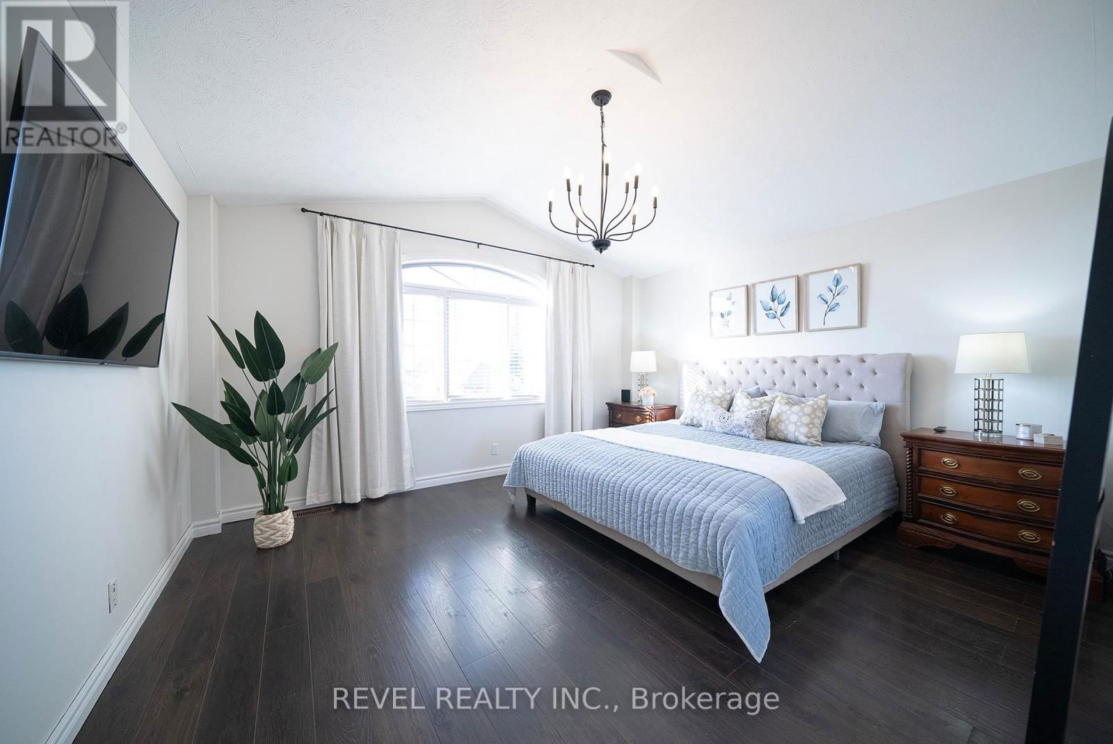38 DAVIS STREET Image 21