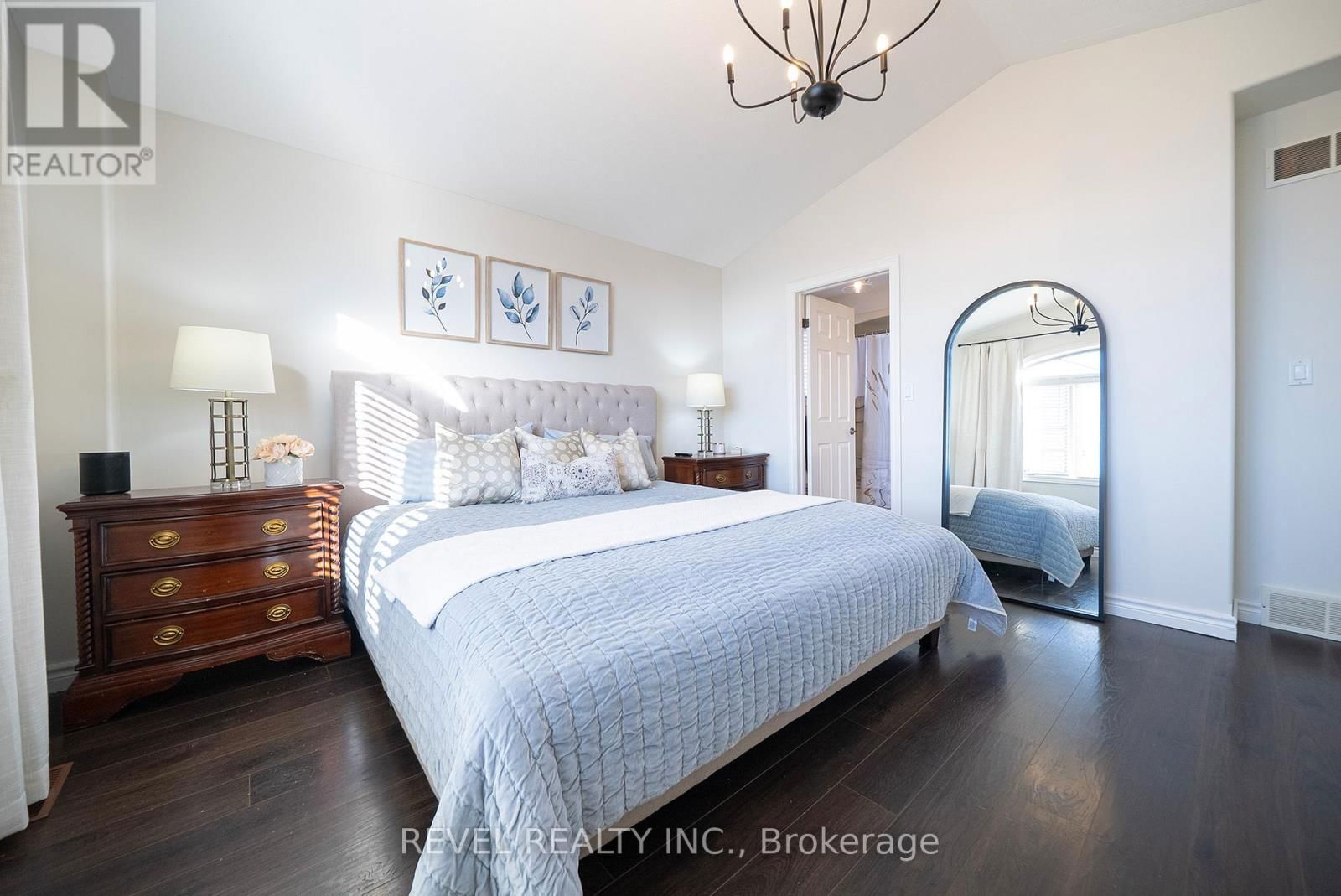 38 DAVIS STREET Image 22