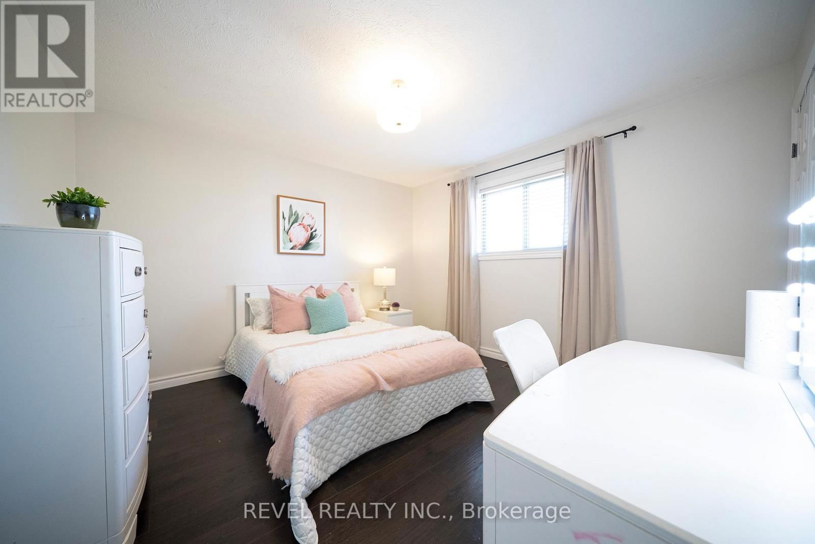 38 DAVIS STREET Image 27