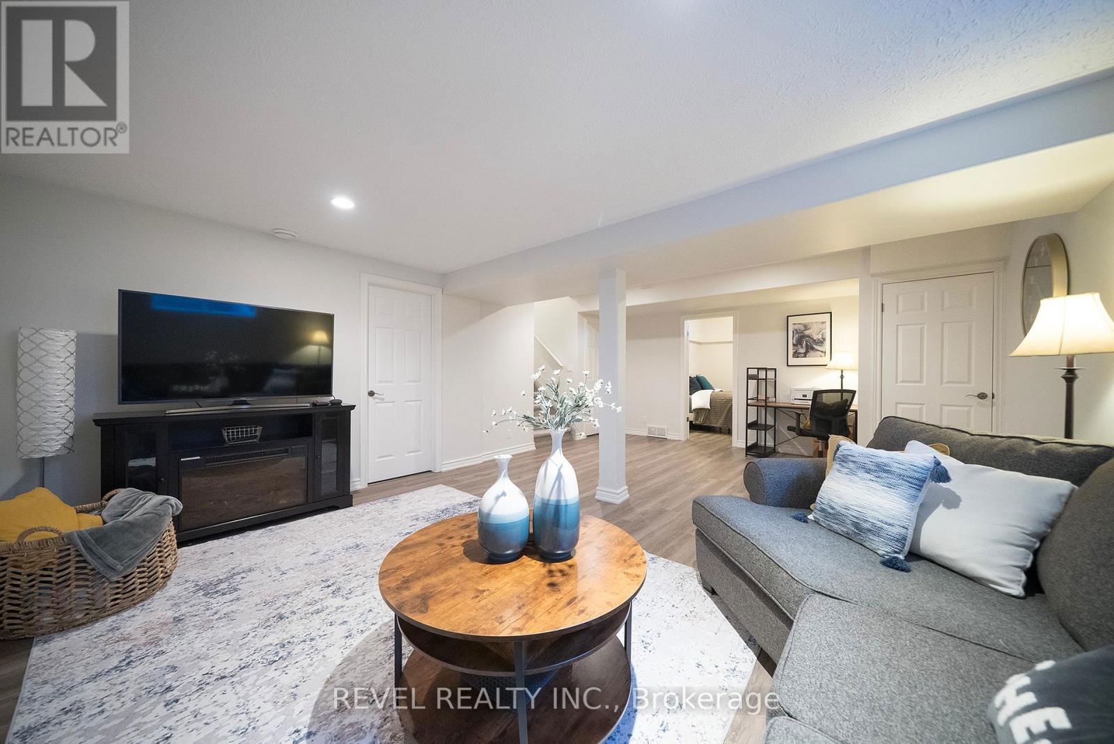 38 DAVIS STREET Image 30