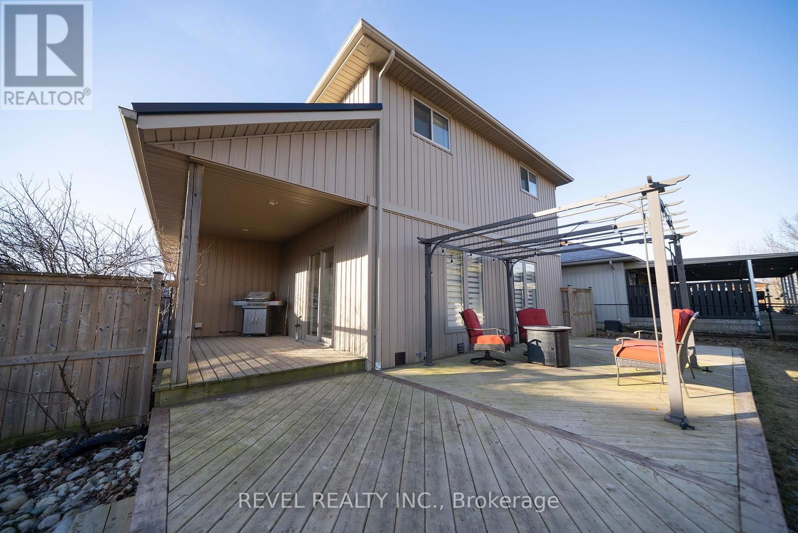 38 DAVIS STREET Image 37