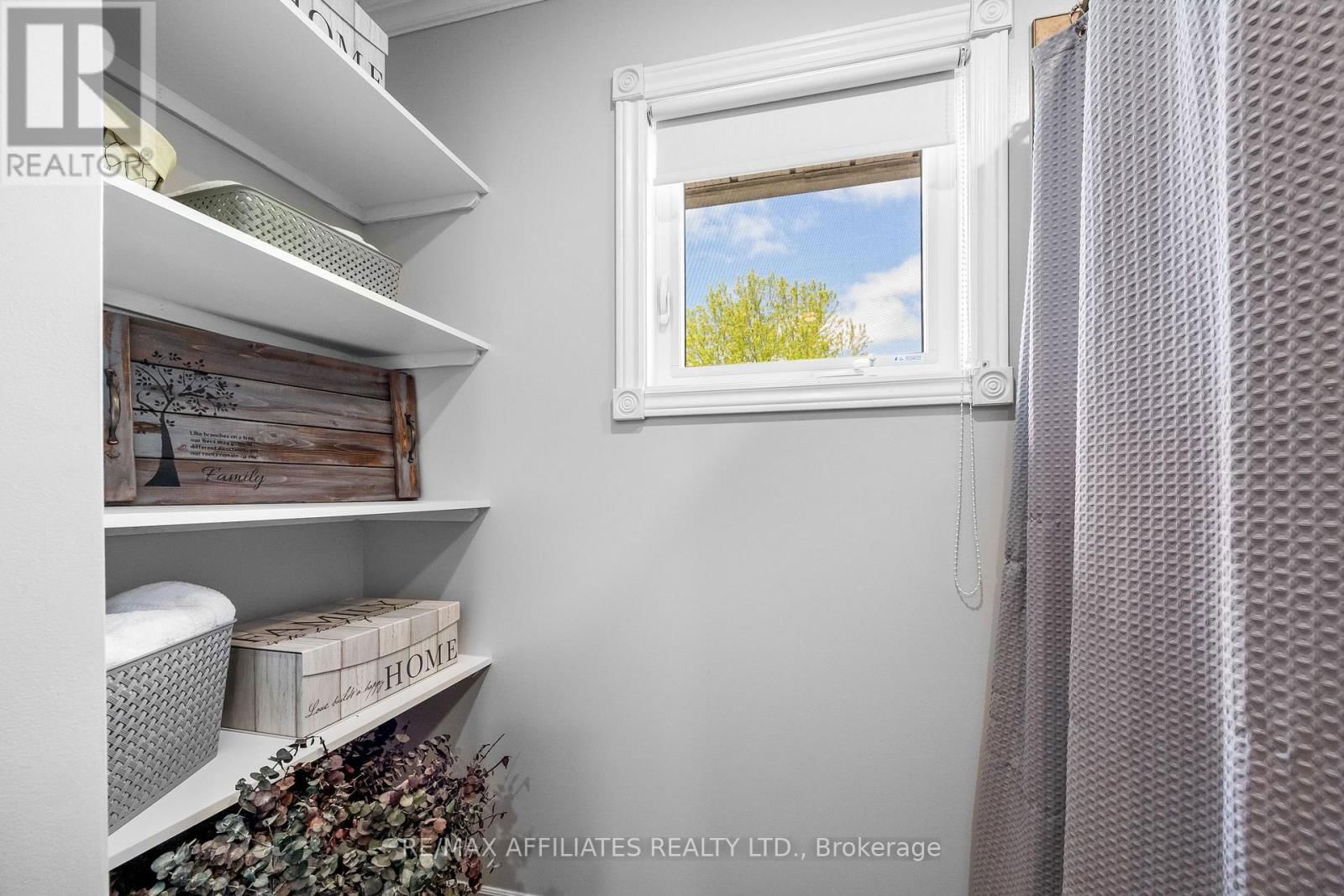 1478 DRUMMOND 6B CORNERS Image 16