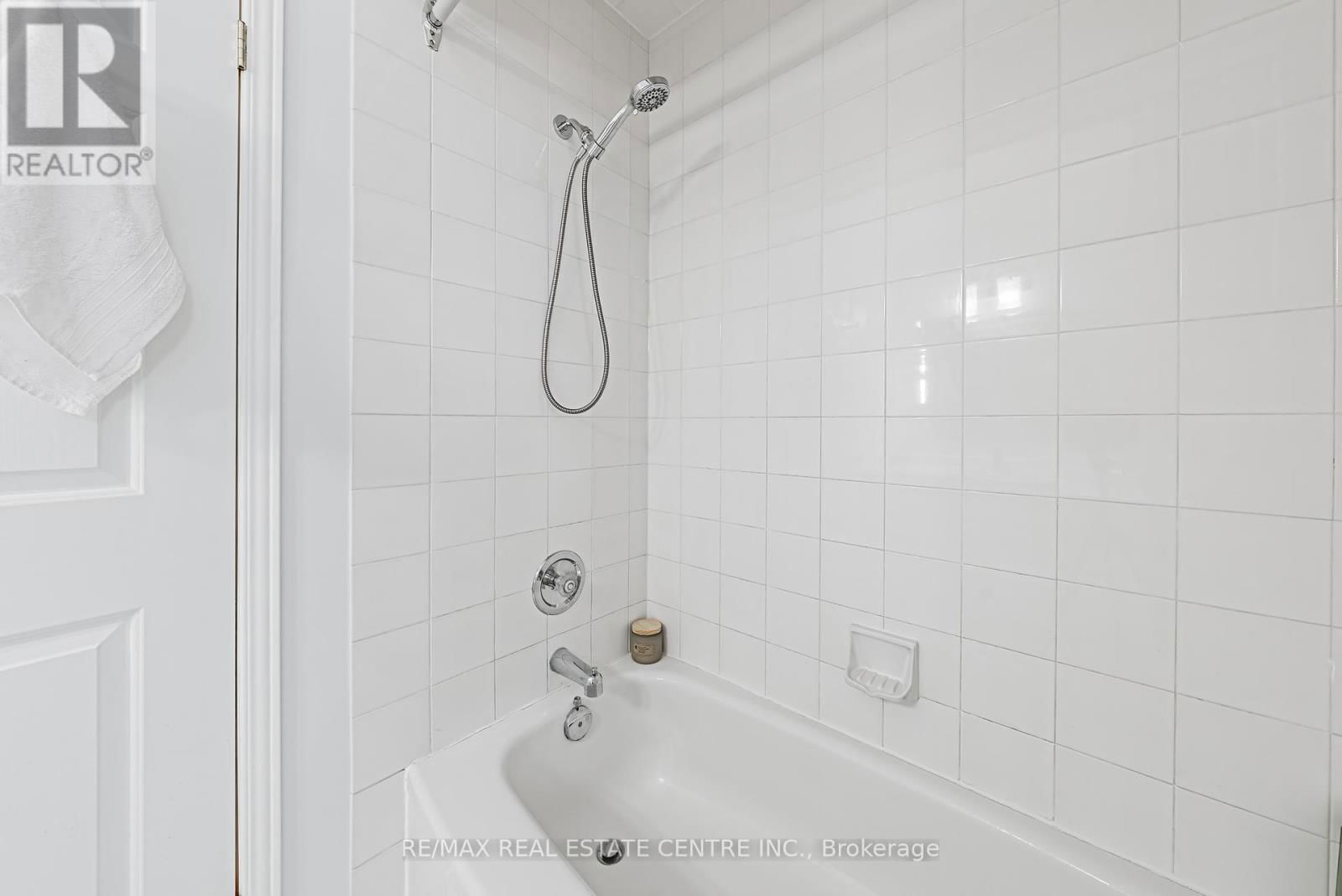 27 WESTCHESTER DRIVE Image 30