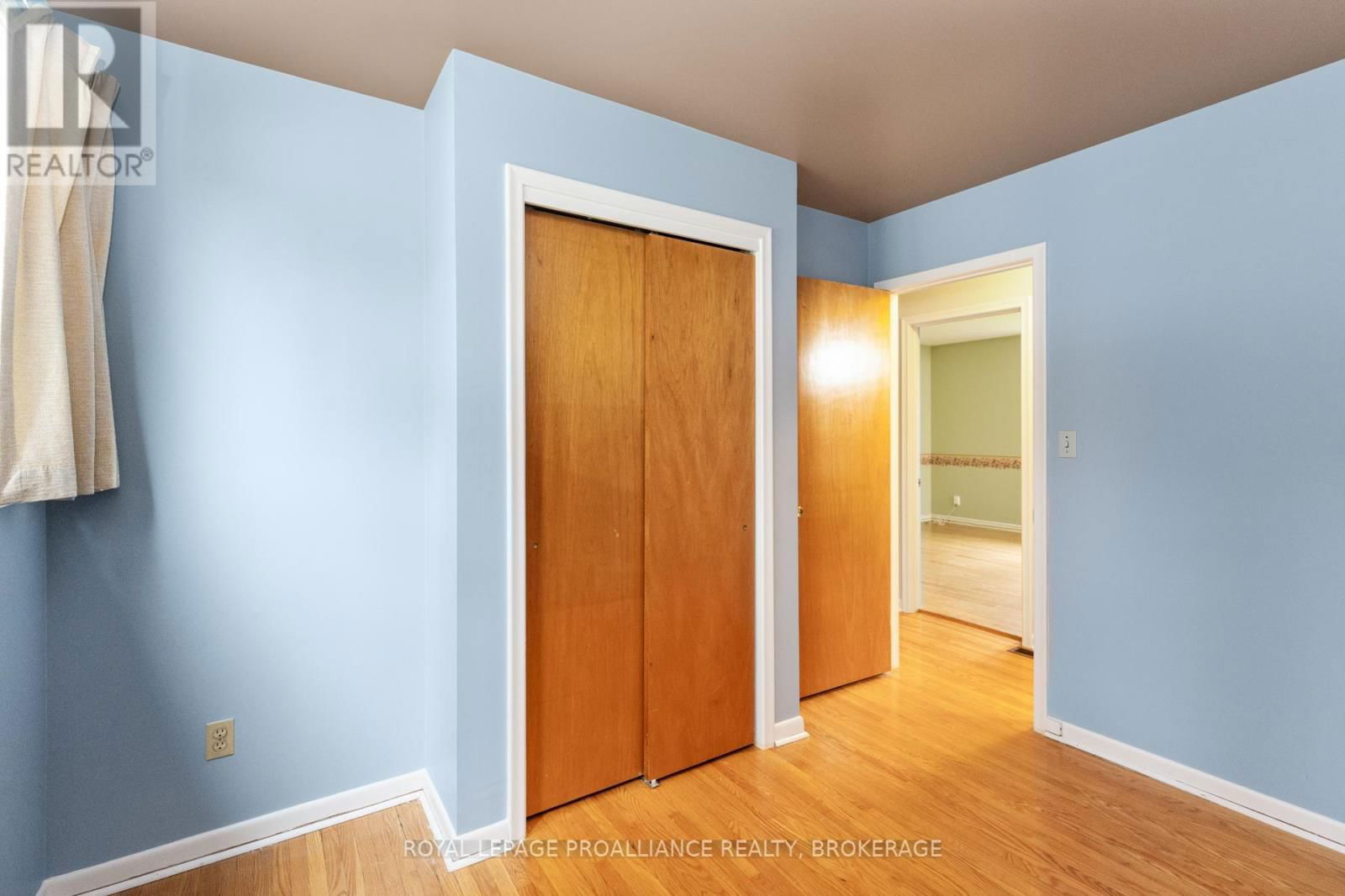 1071 LINCOLN DRIVE Image 14