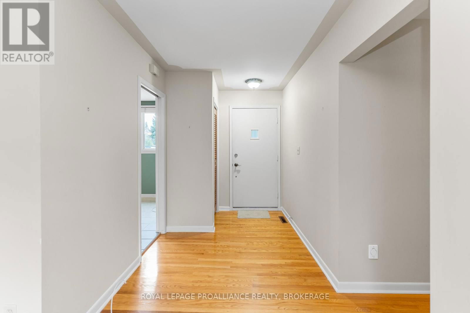 1071 LINCOLN DRIVE Image 15