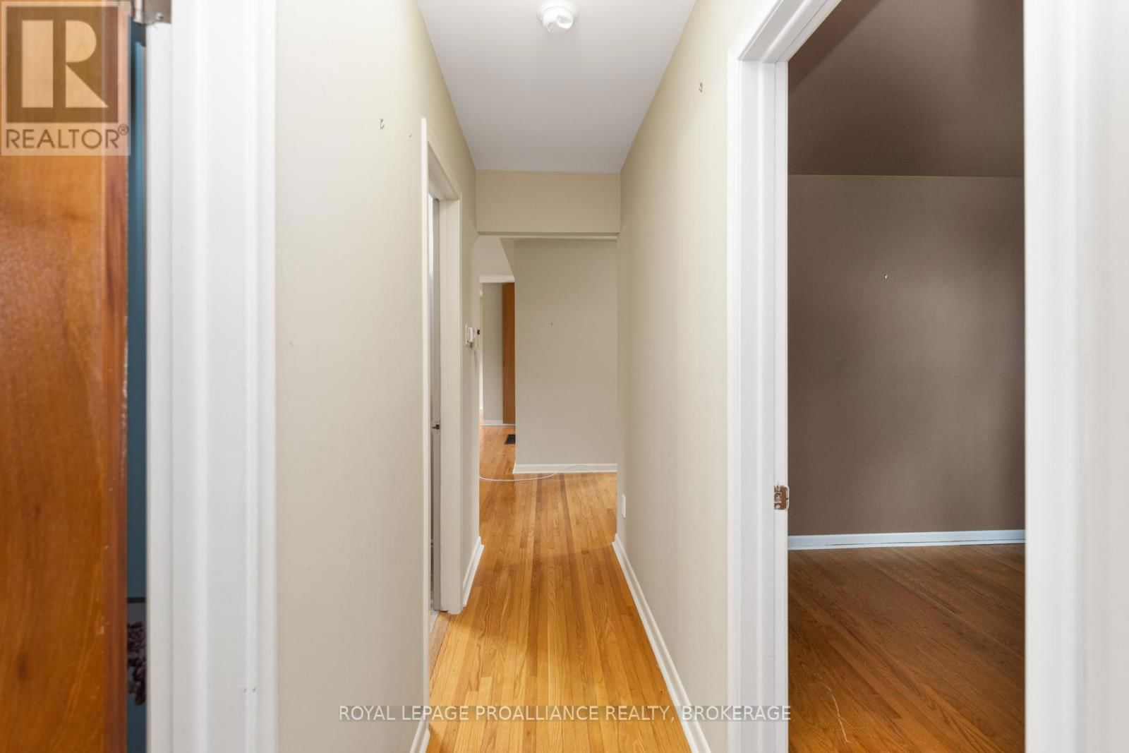 1071 LINCOLN DRIVE Image 26