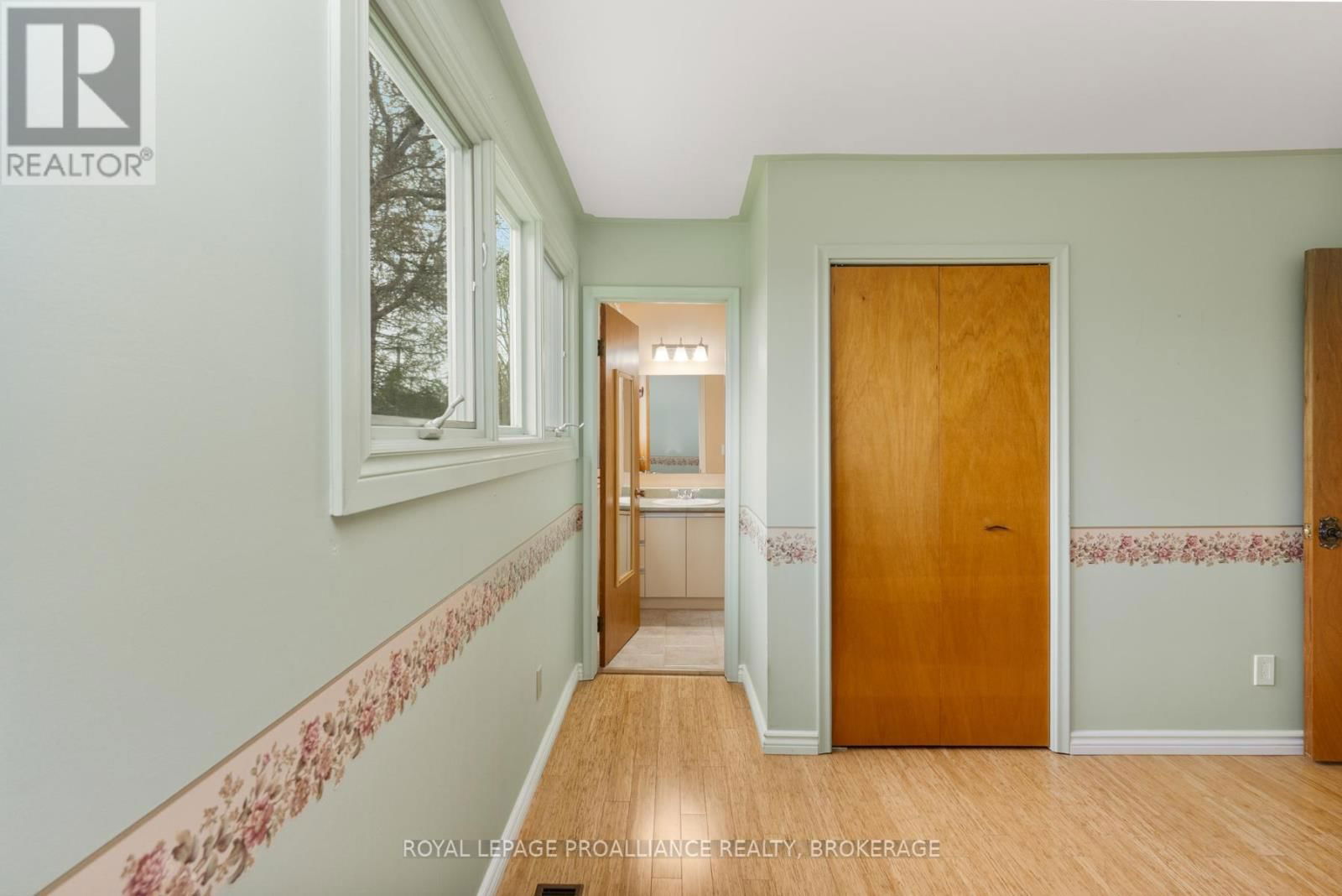 1071 LINCOLN DRIVE Image 33