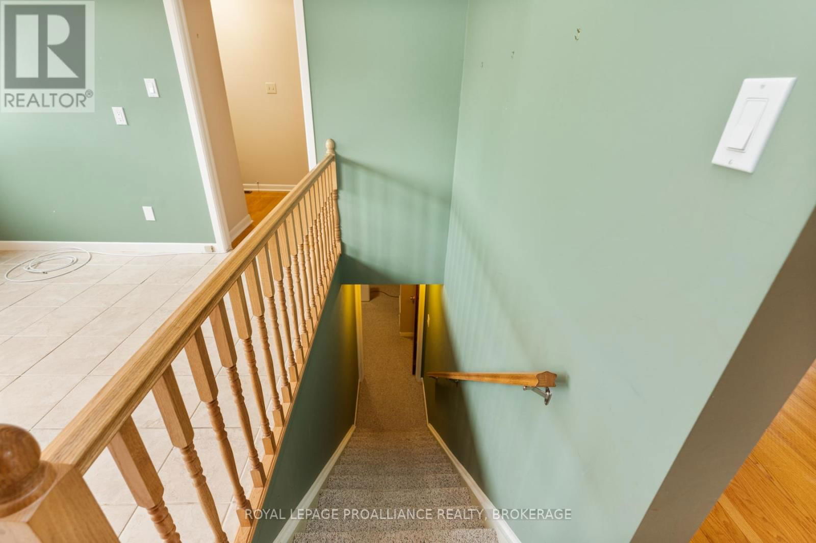 1071 LINCOLN DRIVE Image 37