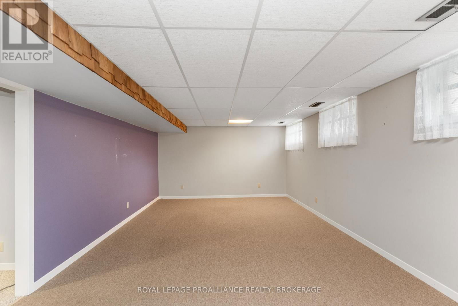 1071 LINCOLN DRIVE Image 42