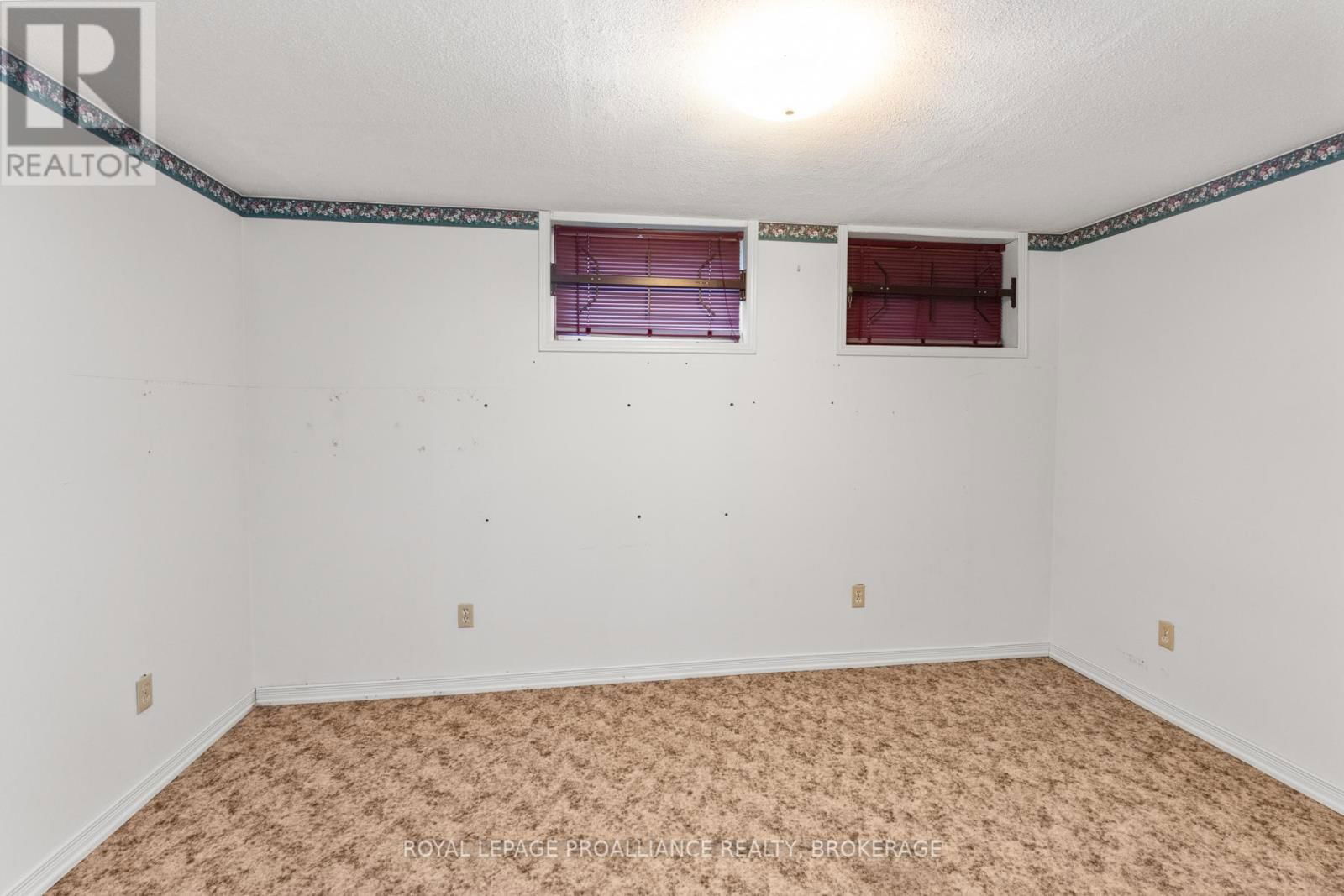 1071 LINCOLN DRIVE Image 43