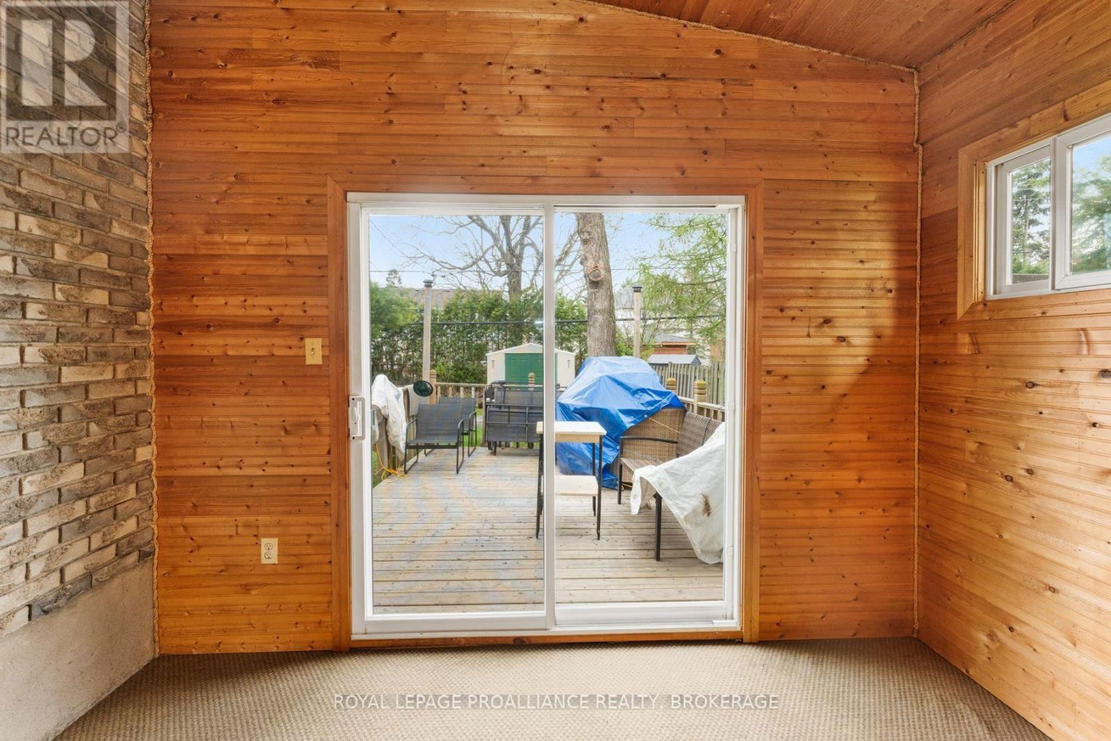 1071 LINCOLN DRIVE Image 45
