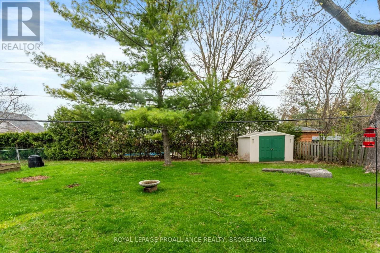 1071 LINCOLN DRIVE Image 7