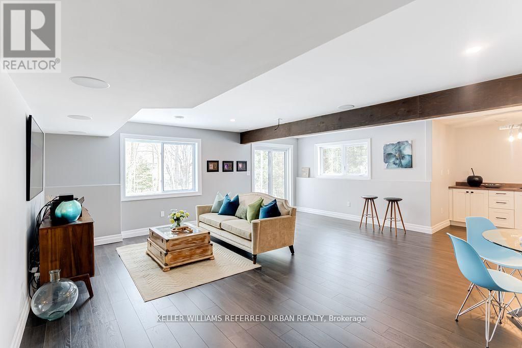 560 CLEARVIEW ROAD Image 32