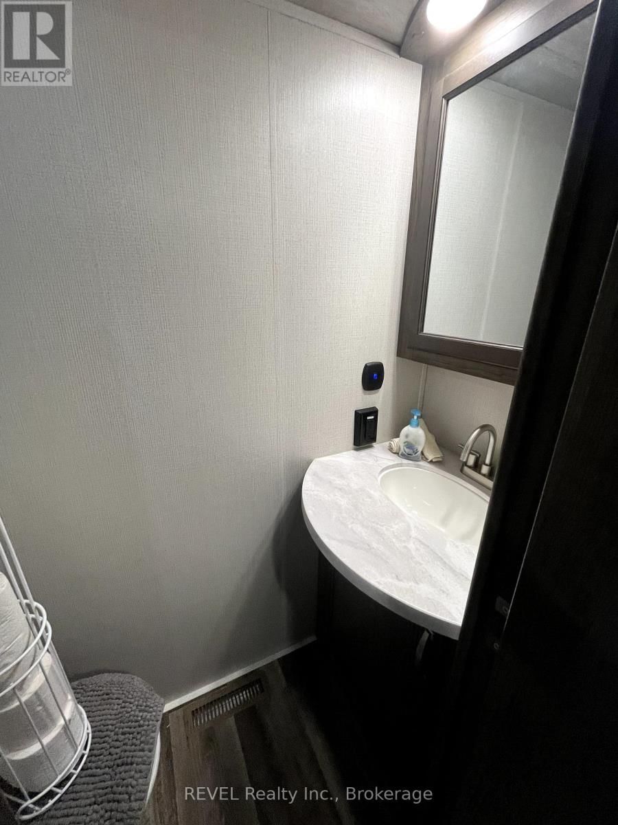 490 EMPIRE ROAD Image 29