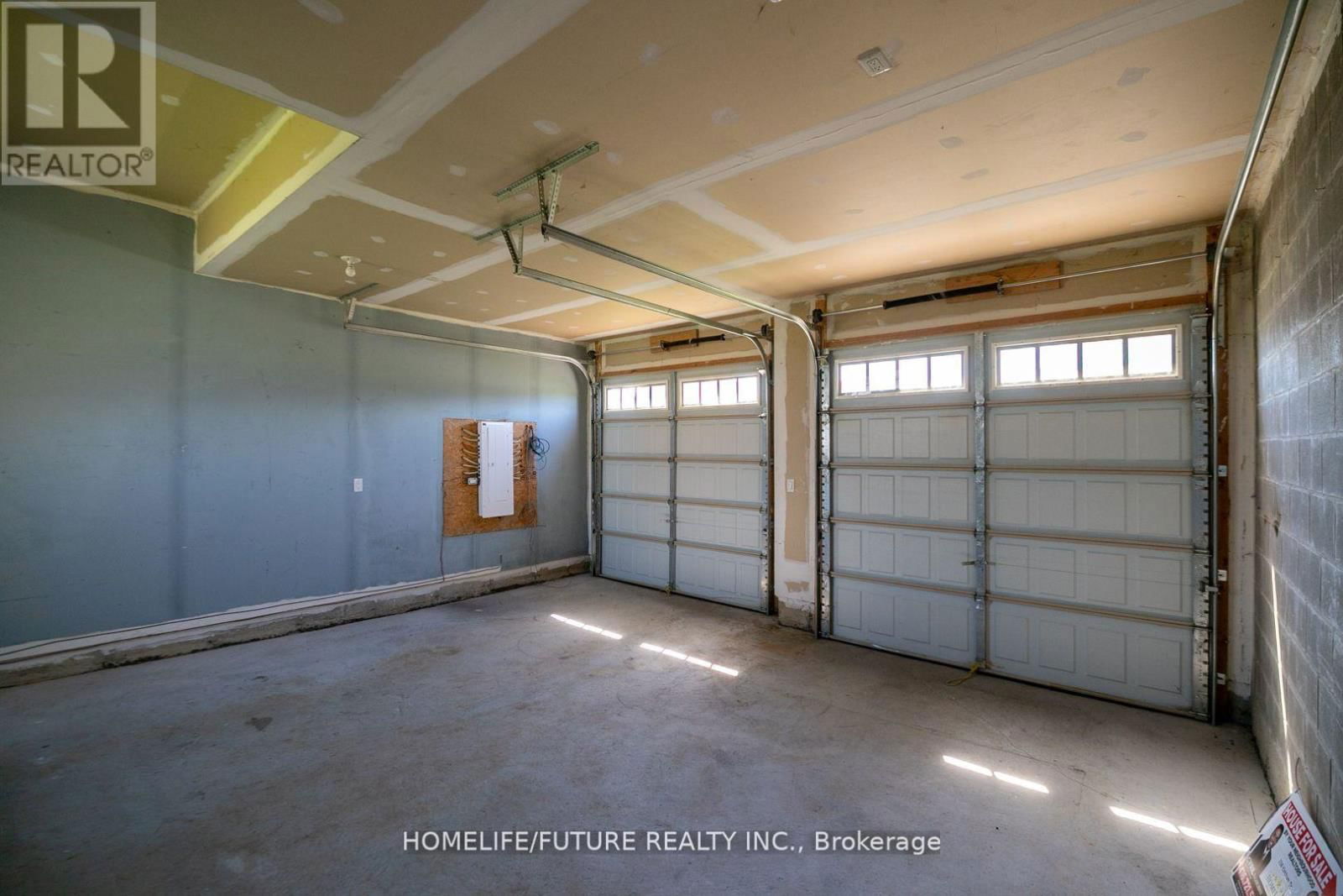 21 MONARCH ROAD Image 17