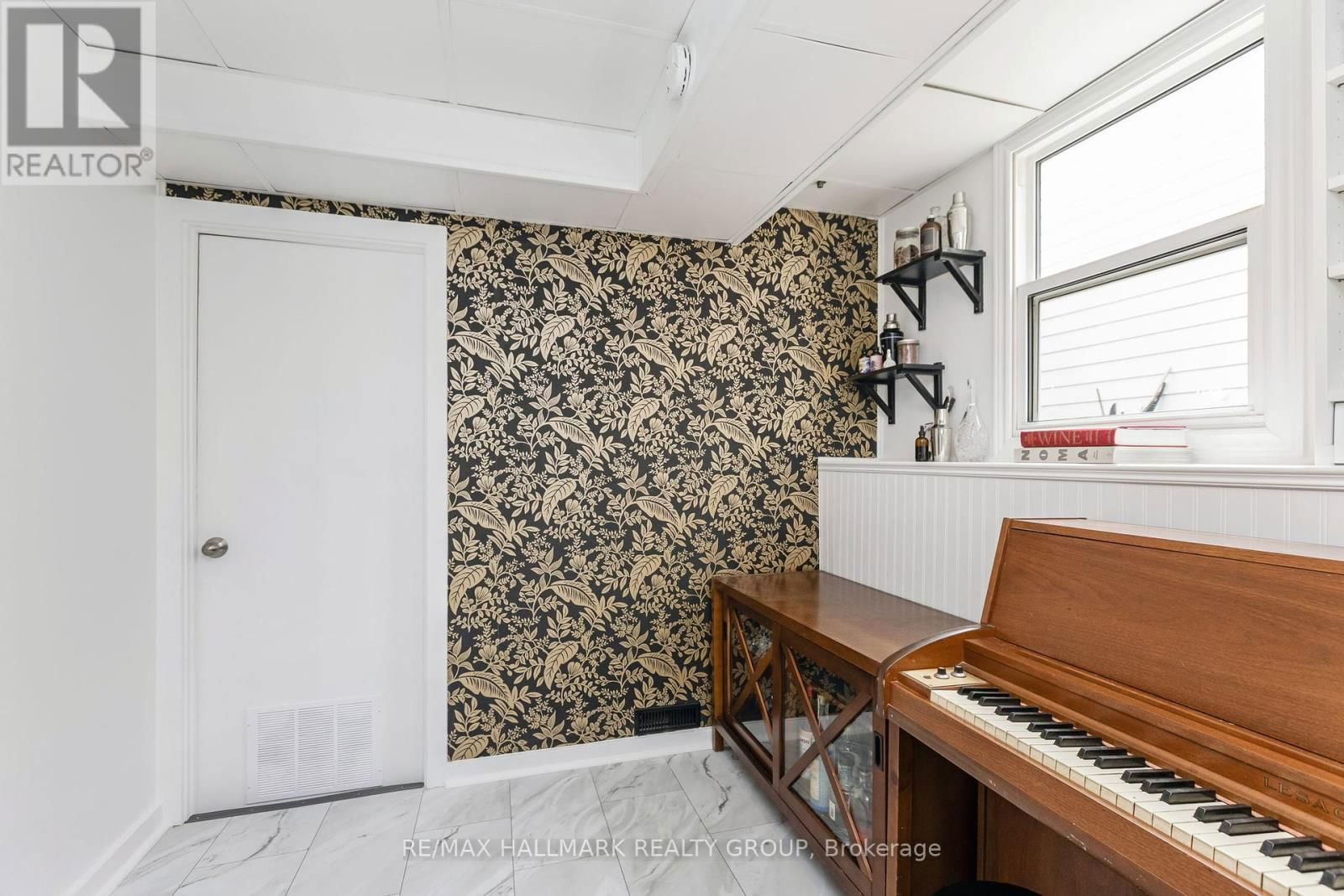 1225 FOXBAR AVENUE Image 18
