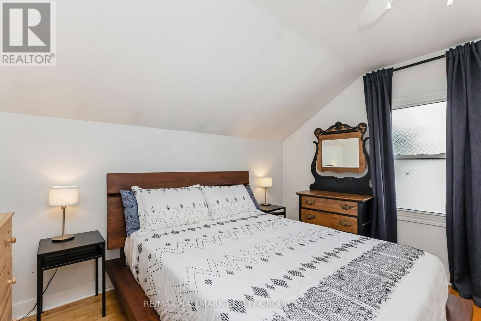 1225 FOXBAR AVENUE Image 24