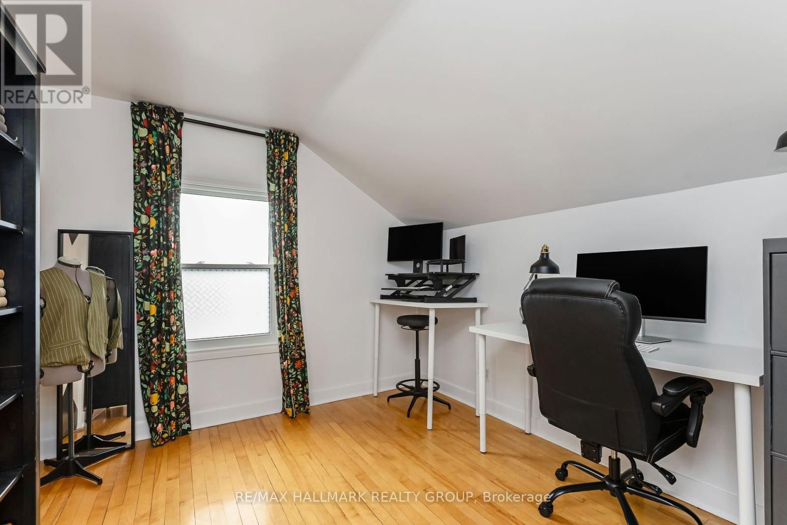 1225 FOXBAR AVENUE Image 29