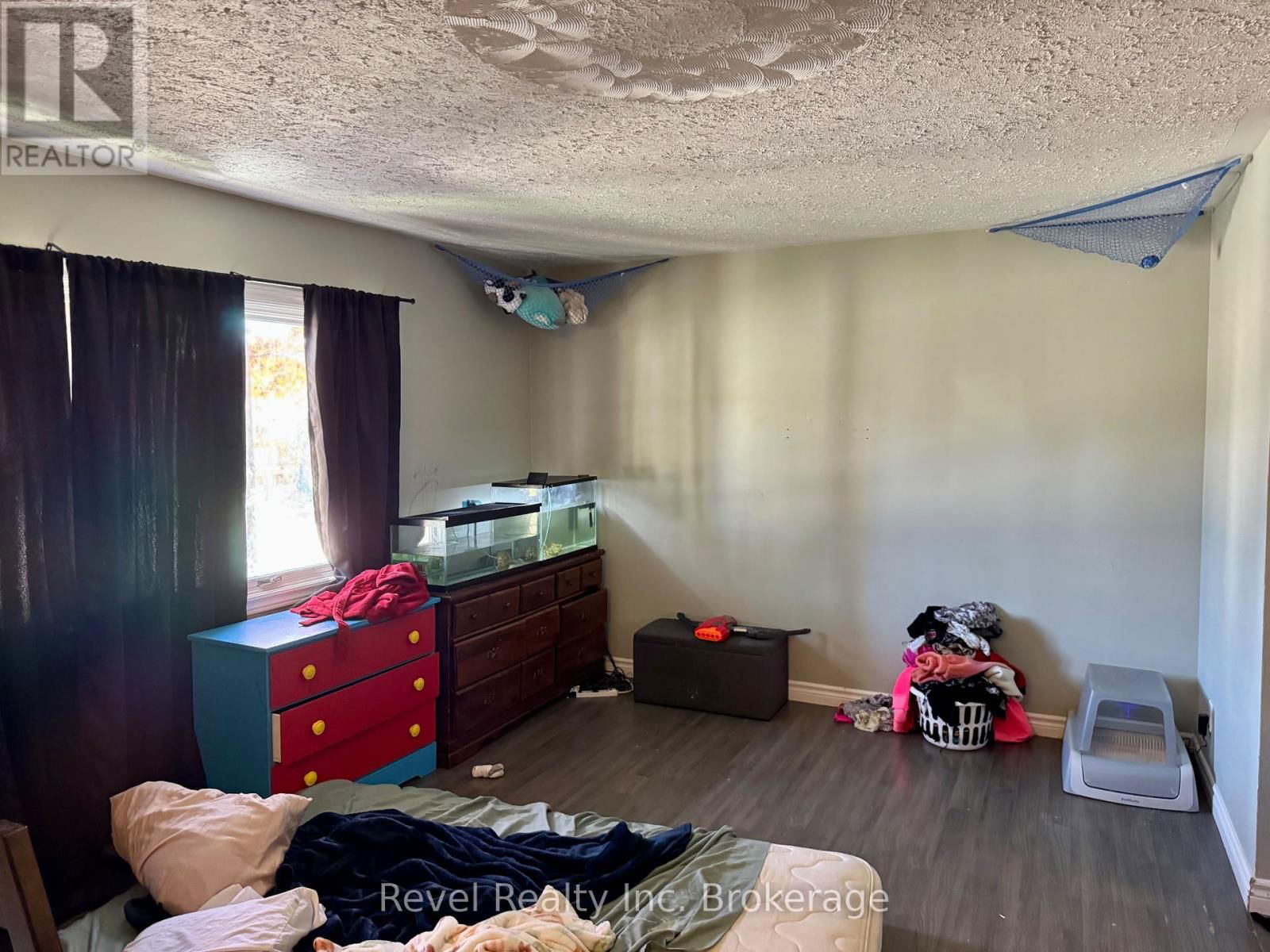671 ANN STREET Image 13