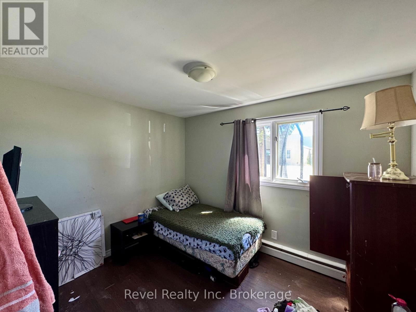 671 ANN STREET Image 14