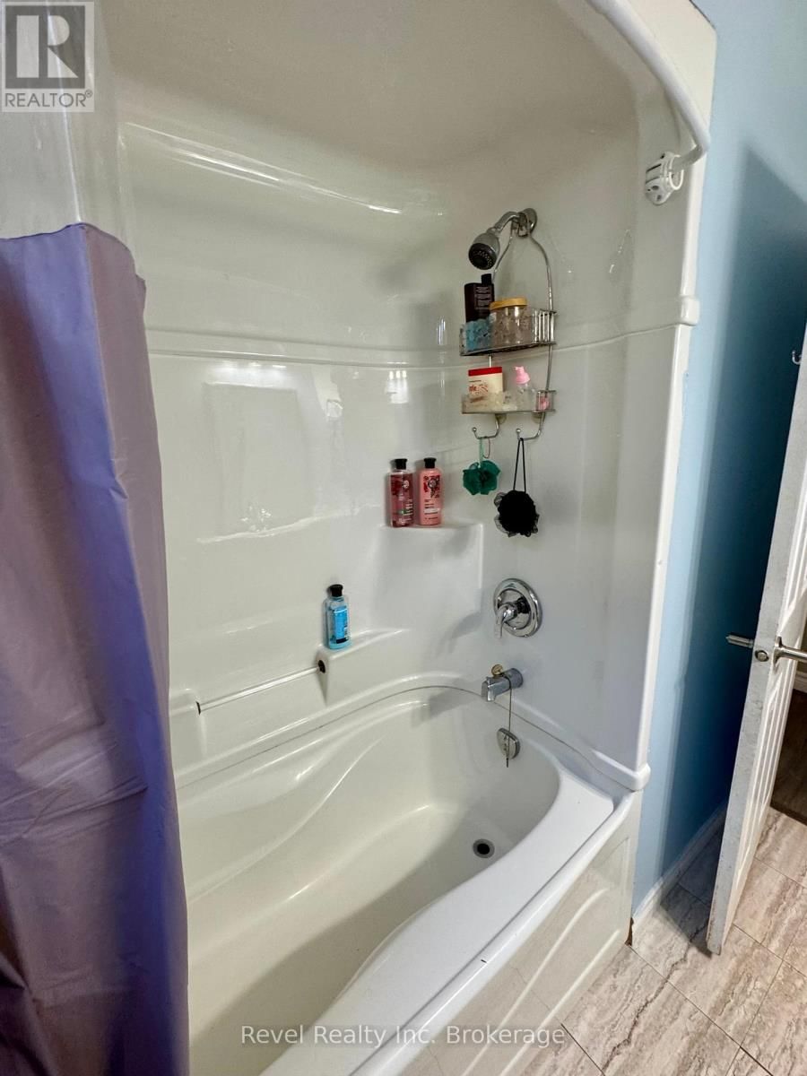 671 ANN STREET Image 17