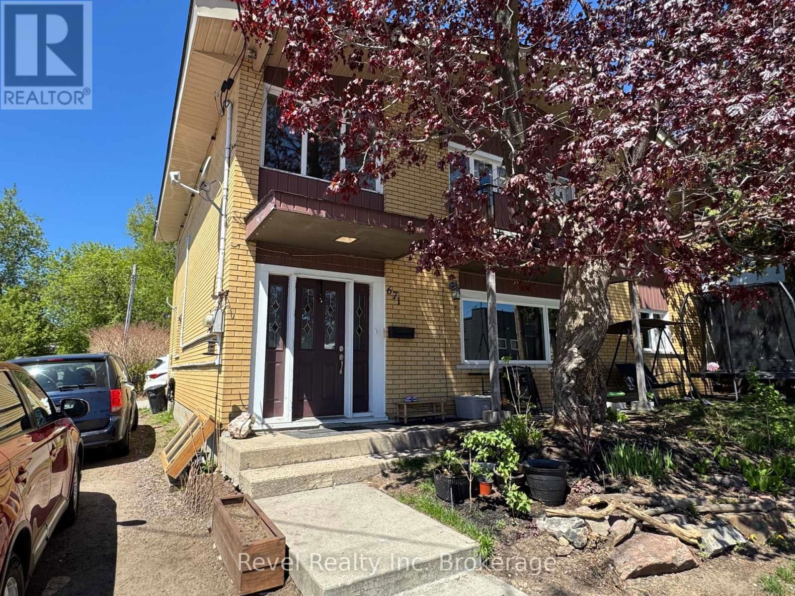 671 ANN STREET Image 2