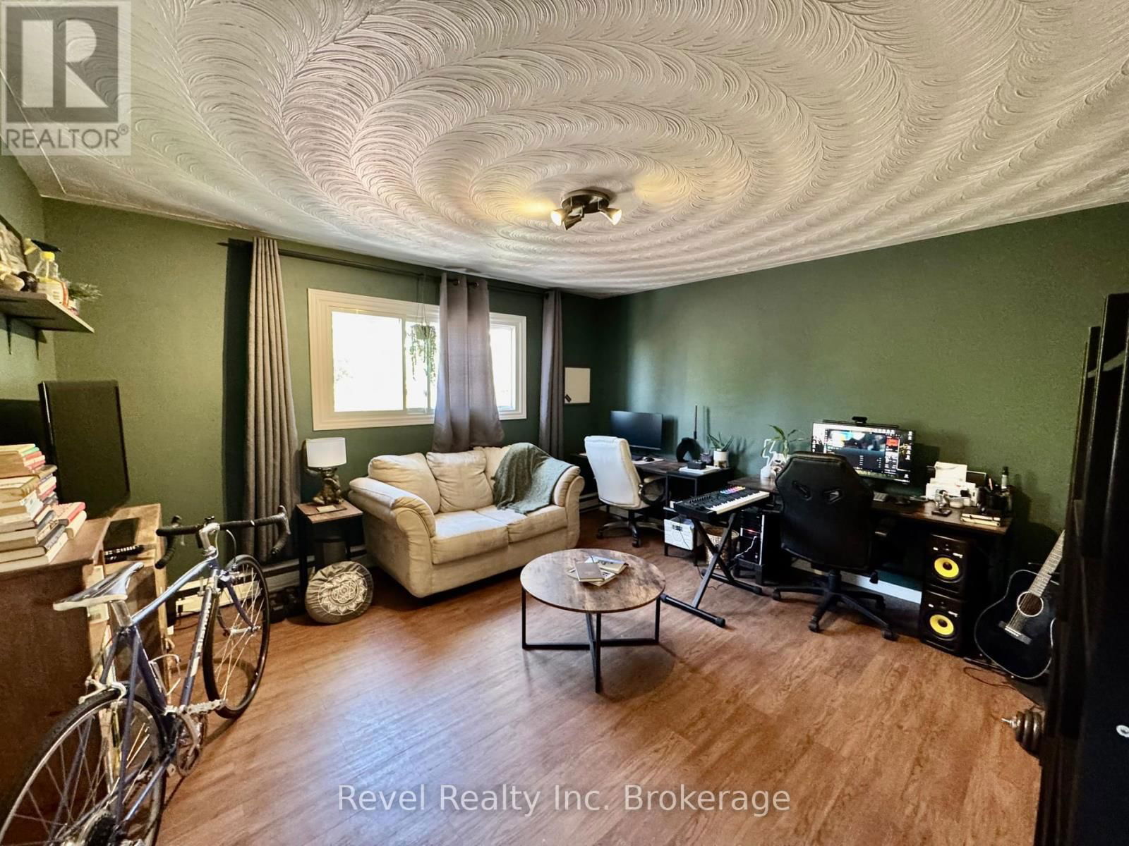 671 ANN STREET Image 22
