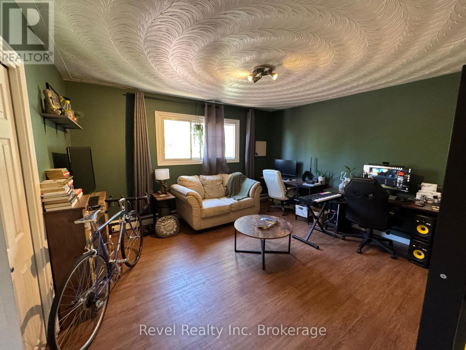 671 ANN STREET Image 25