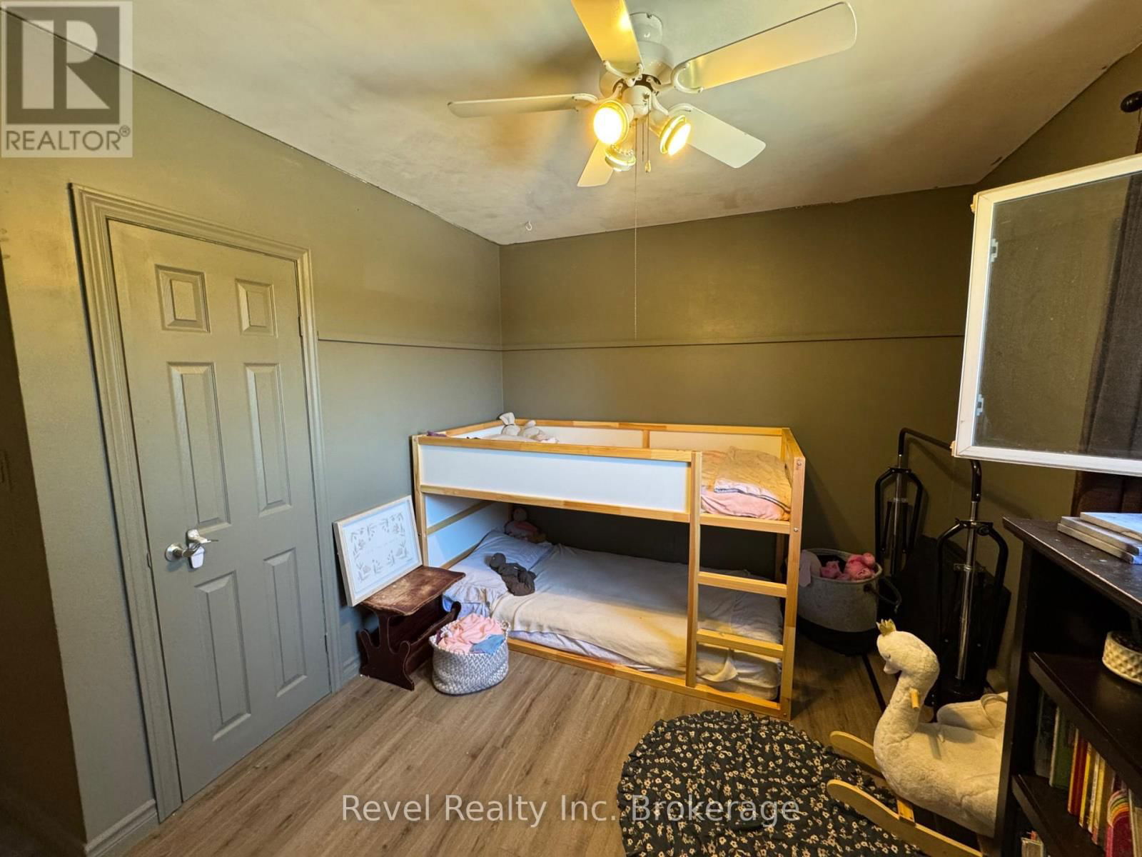 671 ANN STREET Image 27