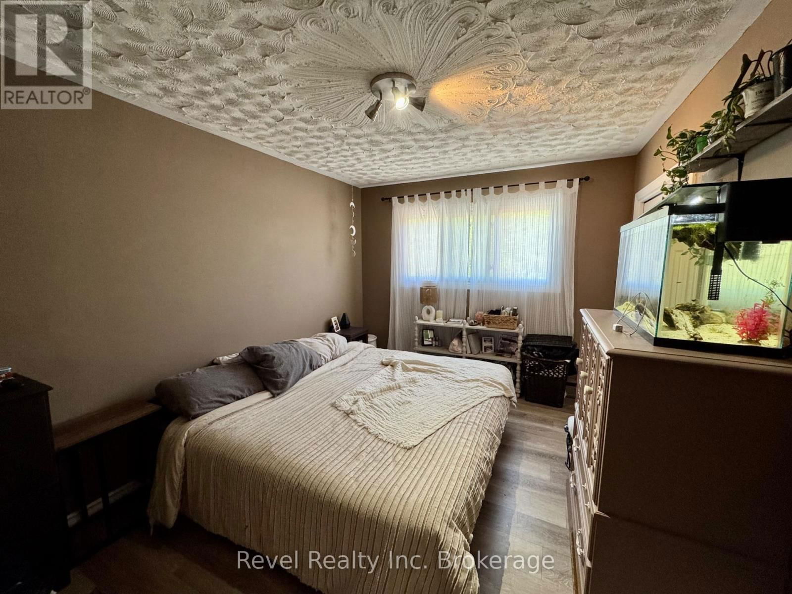 671 ANN STREET Image 31