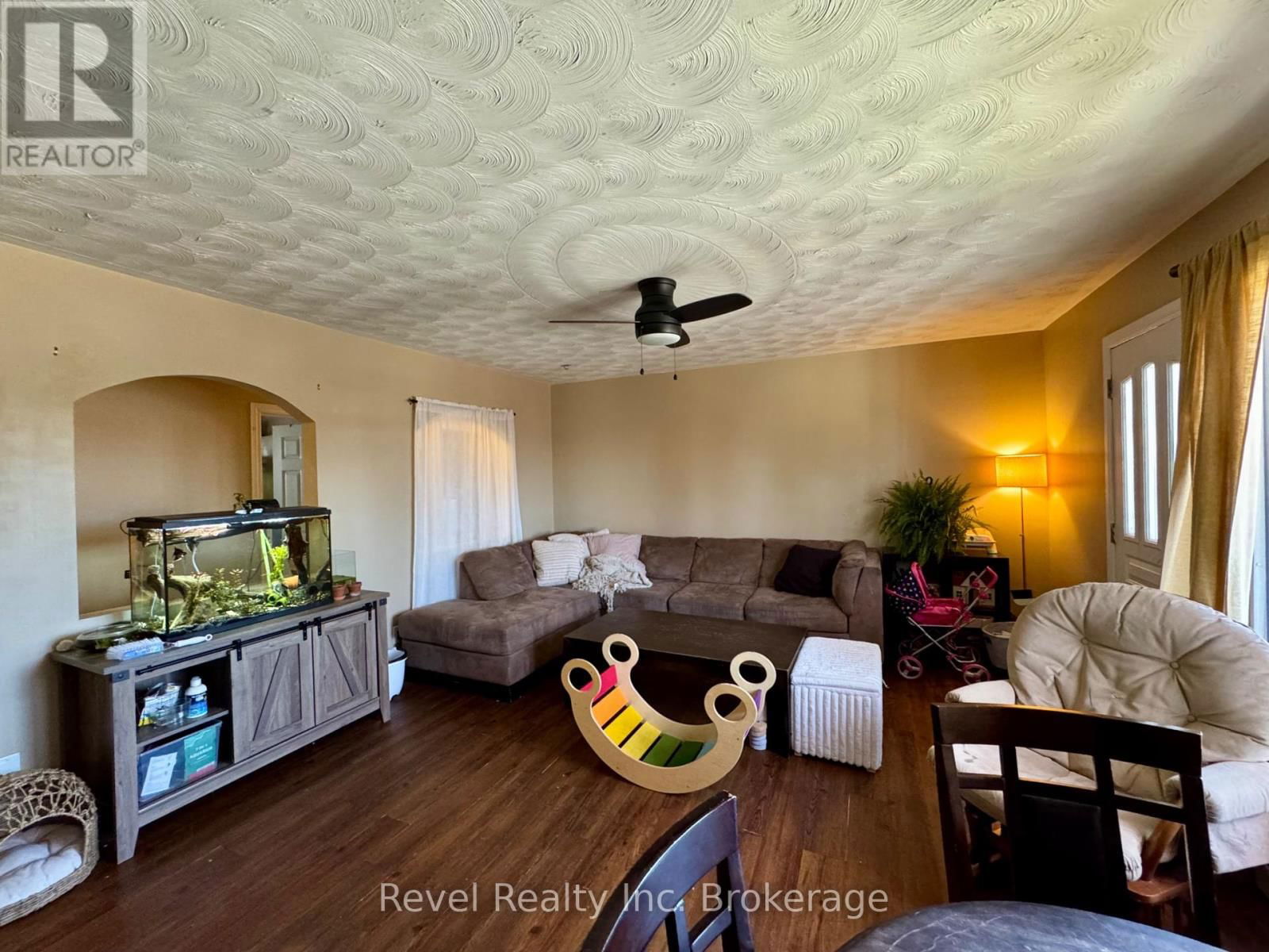 671 ANN STREET Image 35