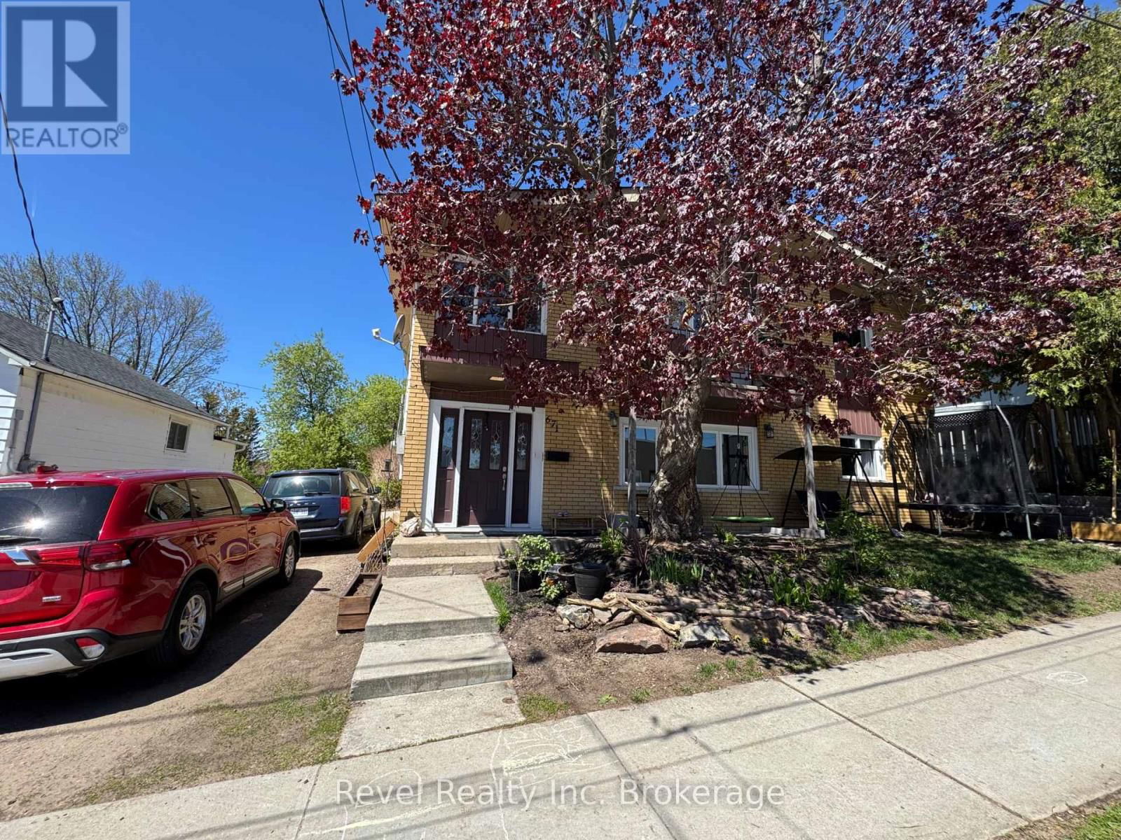 671 ANN STREET Image 4